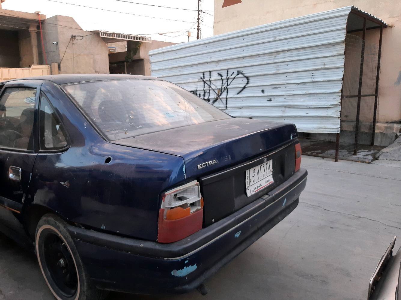 اوبل فكترا موديل 1990رقم بغداد مشروع وطني 
كوبون بانزين محرك 20 غرفتها زينة