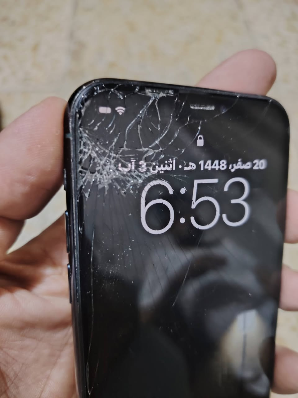 السلام عليكم ايفون 11 برو وتر بروف ممفتوح فقط كسر بلكلاس مماثر ابد سعره 180 وبي مجال قليل متوازي علبيع مكاني نجف شارع المدينه ***********
