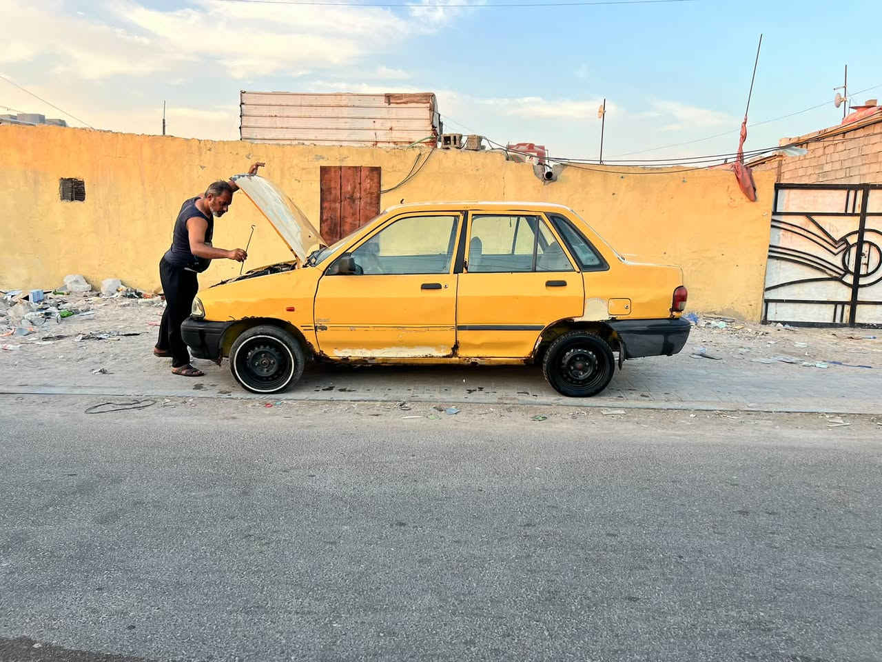 سلام عليكم سايبه راعيه ما ندله للبيع موديل 2009 سعر مليون 200 مكينه خير من الله كهربائيات تايرات وحداديه خير من الله بس لكير 4يفلت عنواني البصره القبله رقم ***********
