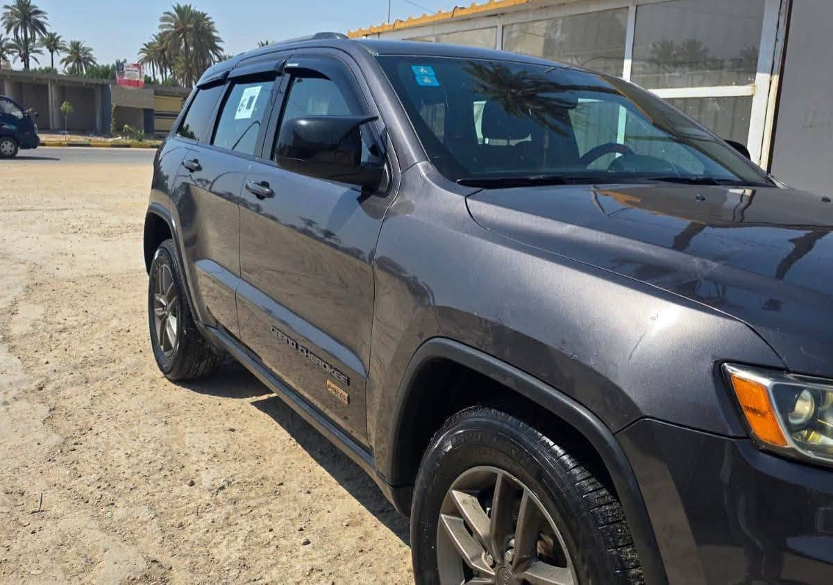 جيب جراند شيروكي موديل 2016 فول مواصفات
محرك 3600cc يعني 6 سلندر فول مواصفات 
حادثها بنيد وجاملغ بدون إيرباك كلش حلوة 

🟪 الـسعـٕر : اكتب رقم (1) يوصلك مباشر 📩

بصمة تشغيل
أبواب بصمة
تشغيل عن بعد
تحكم ستيرن كامل
مري شفط
فتحة سقف
شاشة كبيرة
شاشة معلومات بالدشبول
تبريد قطعتين
كشنات تدفئة مع الستيرن
كشن السائق كهربائي
كاميرا خلفية دوارة
حساسات خلفية
خاصية التوقف الذاتي عند الاقتراب من الأشياء
باب الجنطة شفط وبصمة

رقم صاحب سياره
 ***********
