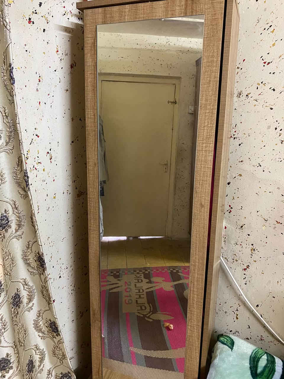 سلام عليكم 
غرفة نوم تركيه درجة اولى للبيع متكونه من ٩ قطع استعمال نظيف جدا 
السعر ٥٥٠ الف مكاني بغداد الحرية رقم الموبايل ***********
