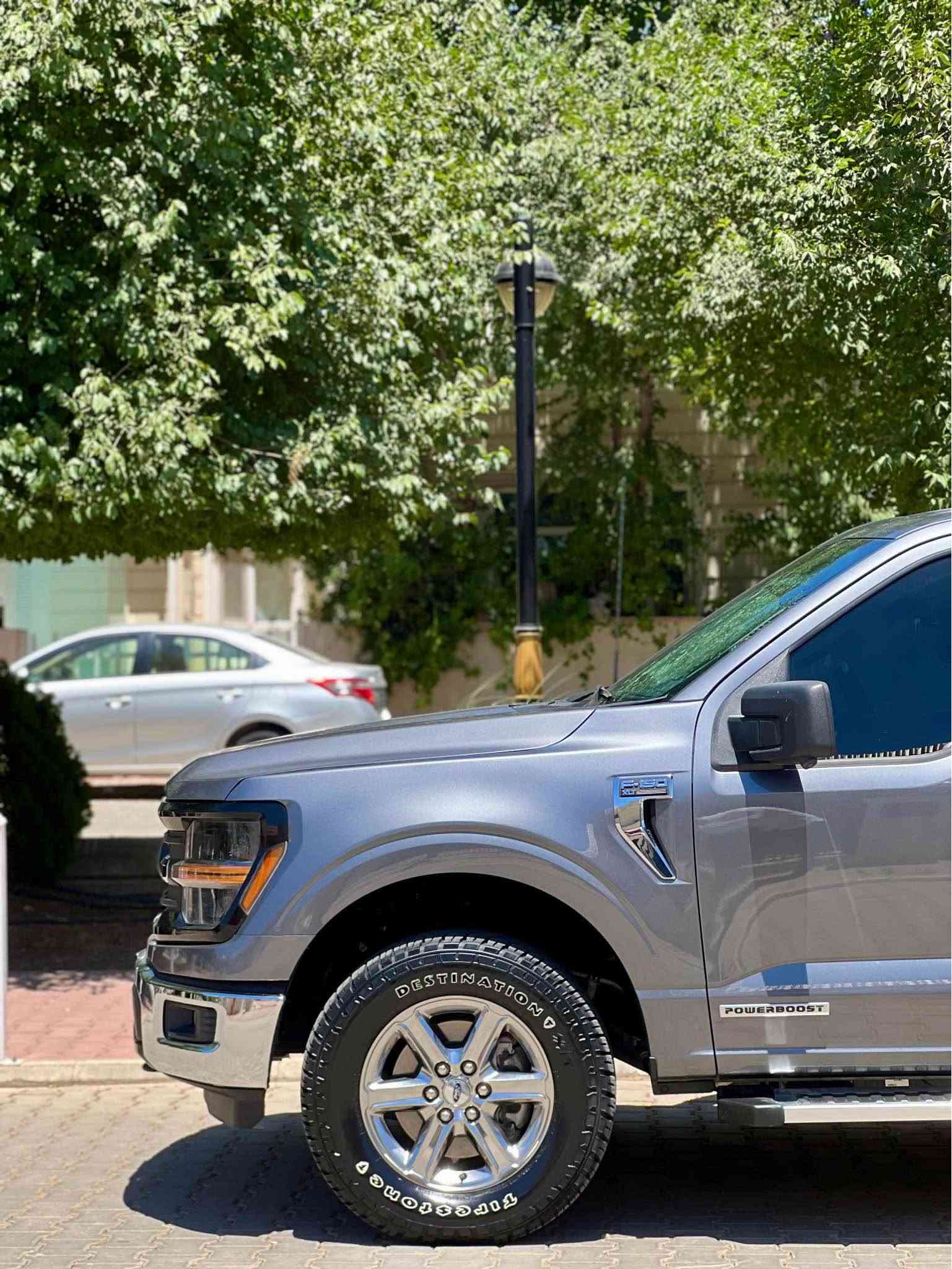 FORD D150 HYBRID XLT 2024
فۆرت F150 مۆدێل 2024 مواسەفات
Xlt 
ڕەنگی نەوتی
مەکینە 6 بستۆن تۆربۆ 3.5
مواصفات 
:-گێچ ئەلیکترۆن
:-٤ کامێرە 
:-ئاوێنە فۆتۆ
:- كاميرا 360
:- شحن وايەرليس 
:- 4✖️4 ( دبل اكسل ) 
:- کۆد ده رگا
:- شاشة گەوره 
:- لايت زينون 
:- رادار پێش و دوا 
:- رادار ئاوێنه 
:- حساس پێش ودوا 
:-کوشن کارەبا 
:- کوشن گه رم  
:-برێك كاره با 
:- بروجكتر LED 
زۆر مواسەفاتی دیکە
تەنها ١ پەڵەی بۆنیتەکەی بۆیاخە 
گێر و مەکیەنەی بەشەرت 
هیچ کێشەیەکی تێدا نییە 
ڕەقەم تەلەفون
*********** السليمانية, العراق
