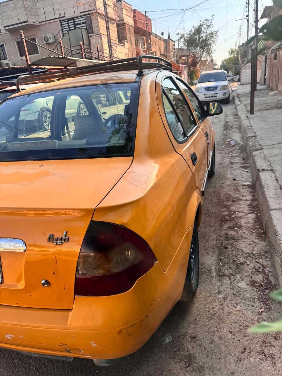 السلام عليكم
سيارة للبيع طيبه لون اصفر 
موديل٢٠١٥ رايدها ب ٢٣
السياره بيها تبخير والسنويه  منتهيه 
بس الرقم انكليزي
تايراتها جدد 
للتواصل على الرقم
 ***********
