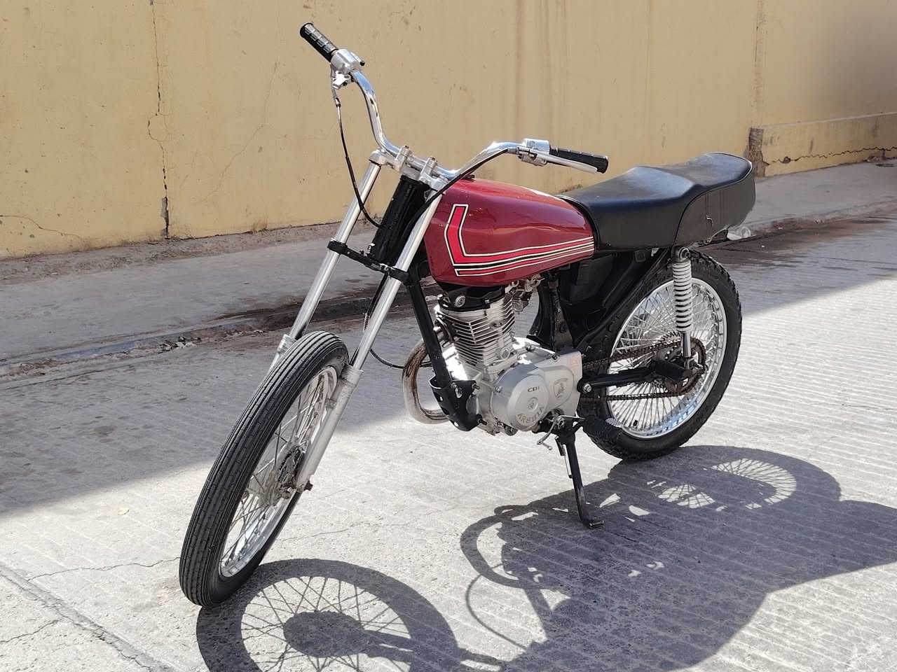السلام عليكم ✋
اربعه كير كلك للبيع 🏍️
دراجه نظيفه محركها نظيف يخبلل 🧼 
السعر 330 وبيها مجال💲💵 
مكاني نجف قرية الغدير الأولى  🏘️
تواصل خاص او واتساب
***********
