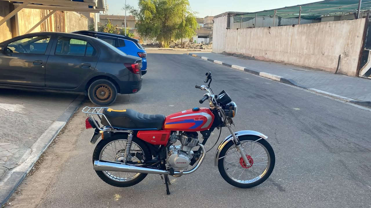 السلام عليك 
دراجه للبيع مديل ٢١ بسمي تحويل شوكت ما تريد معمره توه صارله سبوع تعمير كله اصلي نامه اصلي مختوم بكل قطعه مكاني بصره الزبير رقمي *********** السعر خاص
