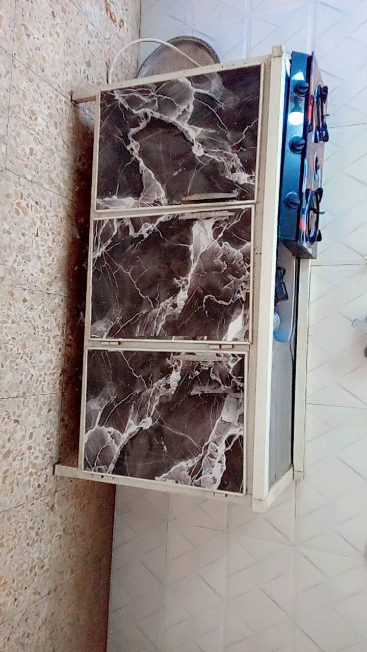 للبيع كولهن مابيهن اي خلل الثلاجه 175 السنك 90 الطباخ 25 مكاني بغداد مدينه الصدر ***********
