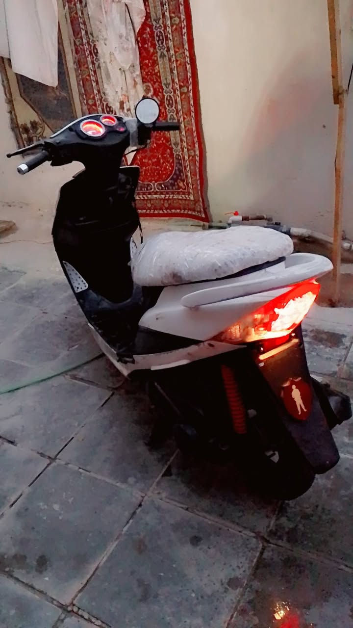 بسلام عليكم دراجه كامكو جي ار دراجه نكره سلف كهربائيات وكلش ما بيه نقص الدرجه مفتوحه بسستم كله بلاد مكاني ناصريه مركز لحد يراسل اذا مو شراي لن تعبت من الوعود الكاذبه سعر خاص للشراي بيه مجال *********** واتساب فيس متواجد
