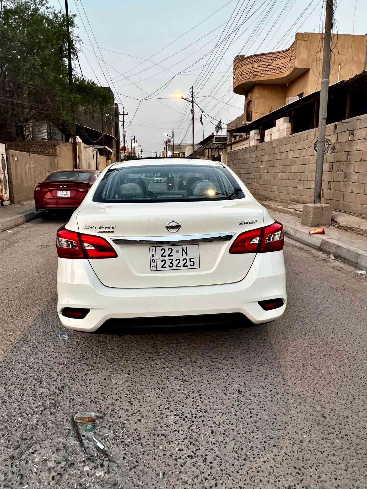 نيسان سنترى موديل ٢٥ 
فول مواصفات 
داخل بيجي
سياره زيرو ماشيه ٢٠٠٠ فقط
أربيل بسم شركه تحويل أو وكاله
كفاله عامه من كلشي من الرصعه والزلغ يعني كسر كارتون بعدها بحاله الوكاله
السعر ١٤٠
تلفون ***********
العنوان البصره الابله
