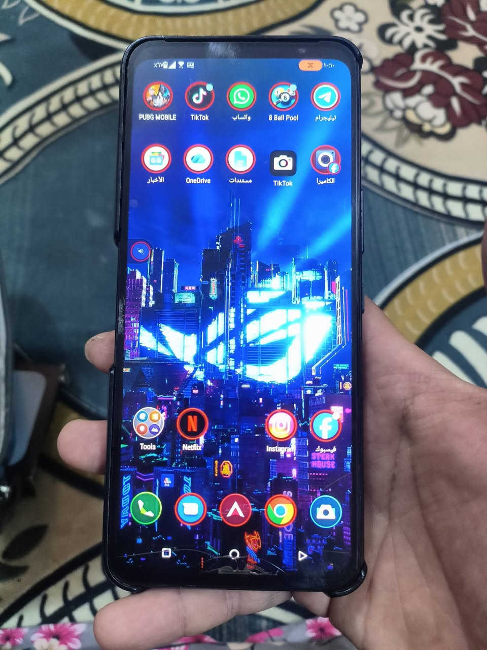هاتف ROG 6D ذاكره 256 الرام 12 المعالج دايمنسي 9000 الجهاز معروف ومواصفاته فقط ظهر لي فطر والكلاس في فطر بس ما مؤثر على اللمس نهائيا الجهاز بدون ملحقات فقط حافظه سعر الجهاز 360 شراي اتصال او واتساب***********
