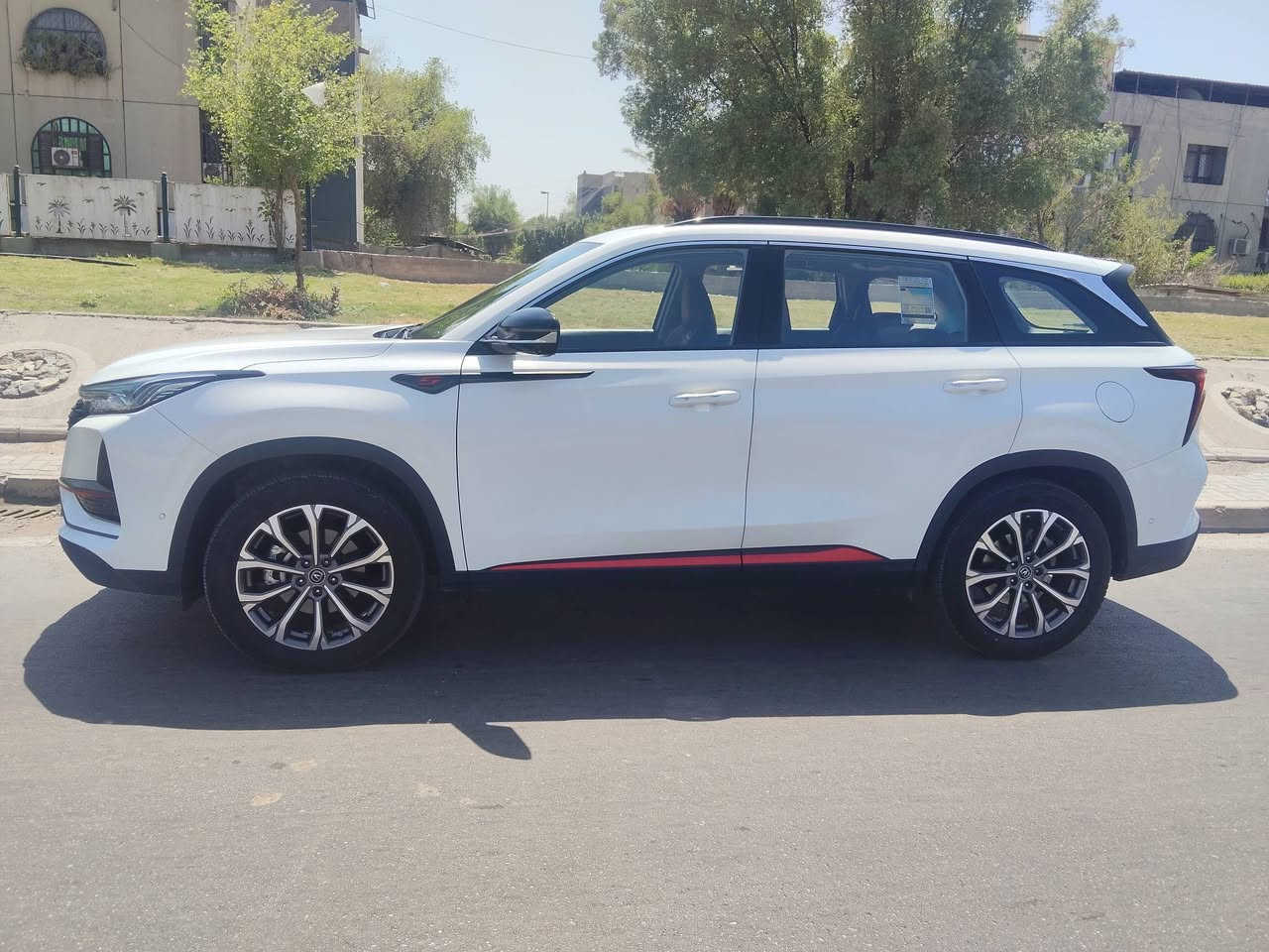 للتواصل مع صاحب العجلة
***********

نص مكتوب في الصور:
- CHANGAN CS75 PLUS 2024 الأناقة .. القوة .. لكل الرحلات