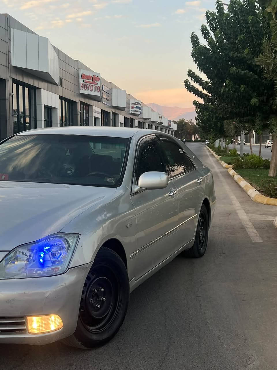 🚗 سەرەتا بەناوی خوای گەورە 🚗
شاهینە بڕاوە بڕاوە - 180 بچوک
بە ناوی خۆمانەوە - کۆدی هەیە

✅ 2 دوگمە - ناو ڕەساسی
✅ بە بچوک - تەبرید سارد و گەرم
✅ مەرکەزی - تەحدید سورعە
✅ 4 جام کارەبا
✅ 4 تایە و ویلی لۆک - لۆکی لە ژێرە
✅ سەقف و کەڤەر و شاسی بەشەرت
✅ برێکی بەستراوە

💰 نرخ: 42 - مەجالی کەم
📞 ***********
📍 سلێمانی
