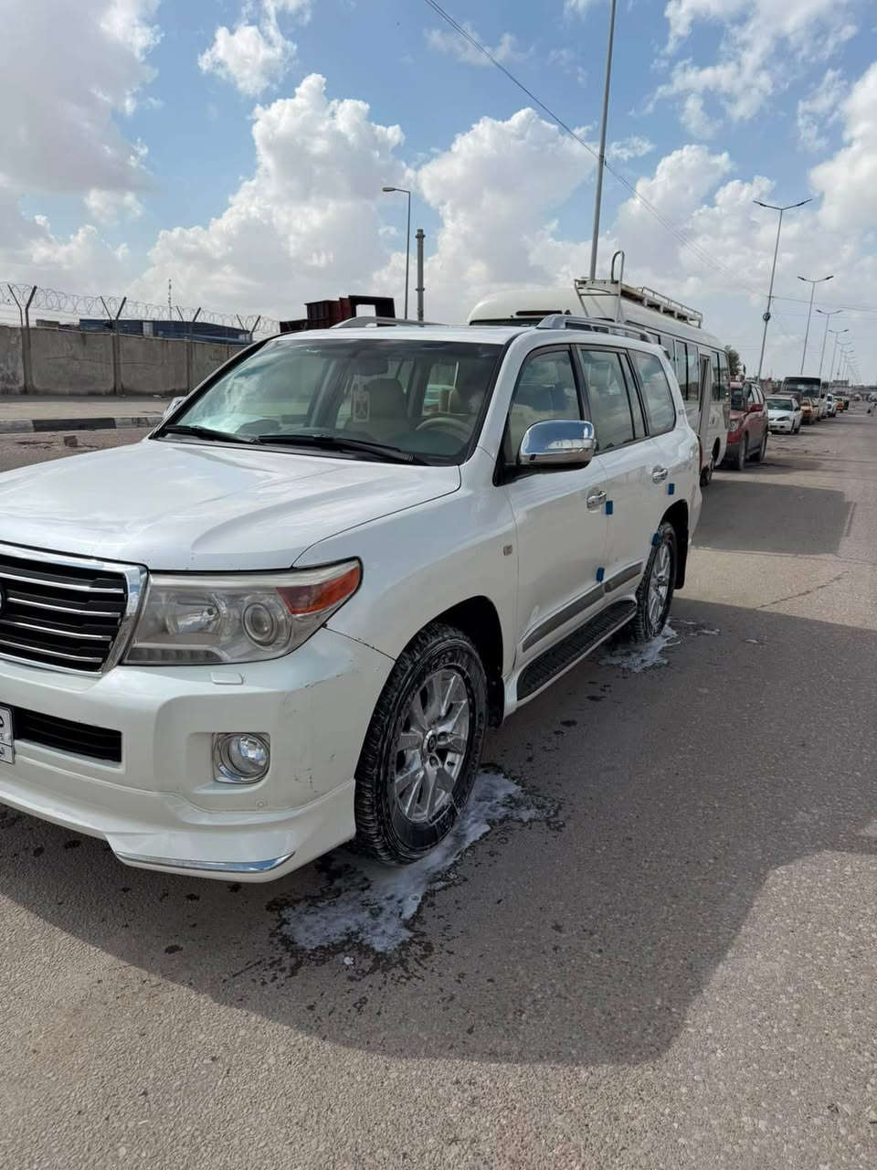 لاندكروز جكسار ٢٠٠٨مكفوله عدا البنيد مبدل فقط اثر طخه كفاله عامه من الصبغ رقم بصره باسمي ٦سلندر فول سياره جديده تبريد حداديه السعر٢٥٠ الاتصال ***********
