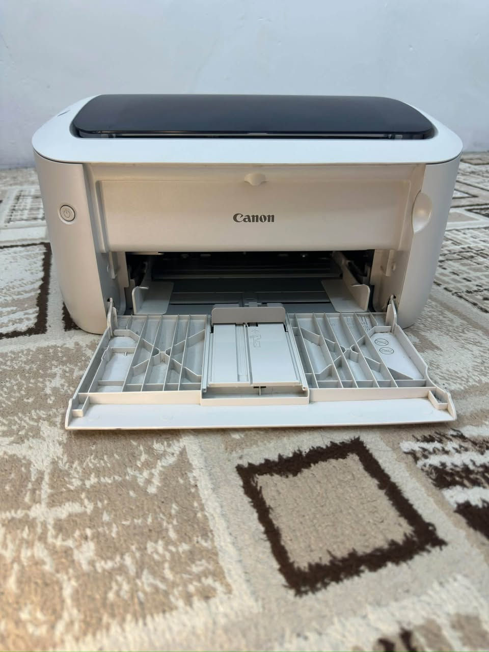 السلام عليكم 
للبيع طابعة Canon LBP6030 wifi ليزر /  أبيض واسود سرعة الطباعة 18 ورقة بالدقيقة ، دقة عالية تصل إلى 2400×600 DP تكدر تربطها Wi-Fi او  USB حجمها صغير ومناسبة للبيت والطلاب والمكاتب الطابعة نظيفة جداً بعدها بالكارتون وغراضها كاملة مثل ما موضح بالصورة  سعرها 125 وبيها مجال بسيط ، مكاني بغداد حي جميلة رقمي ***********

