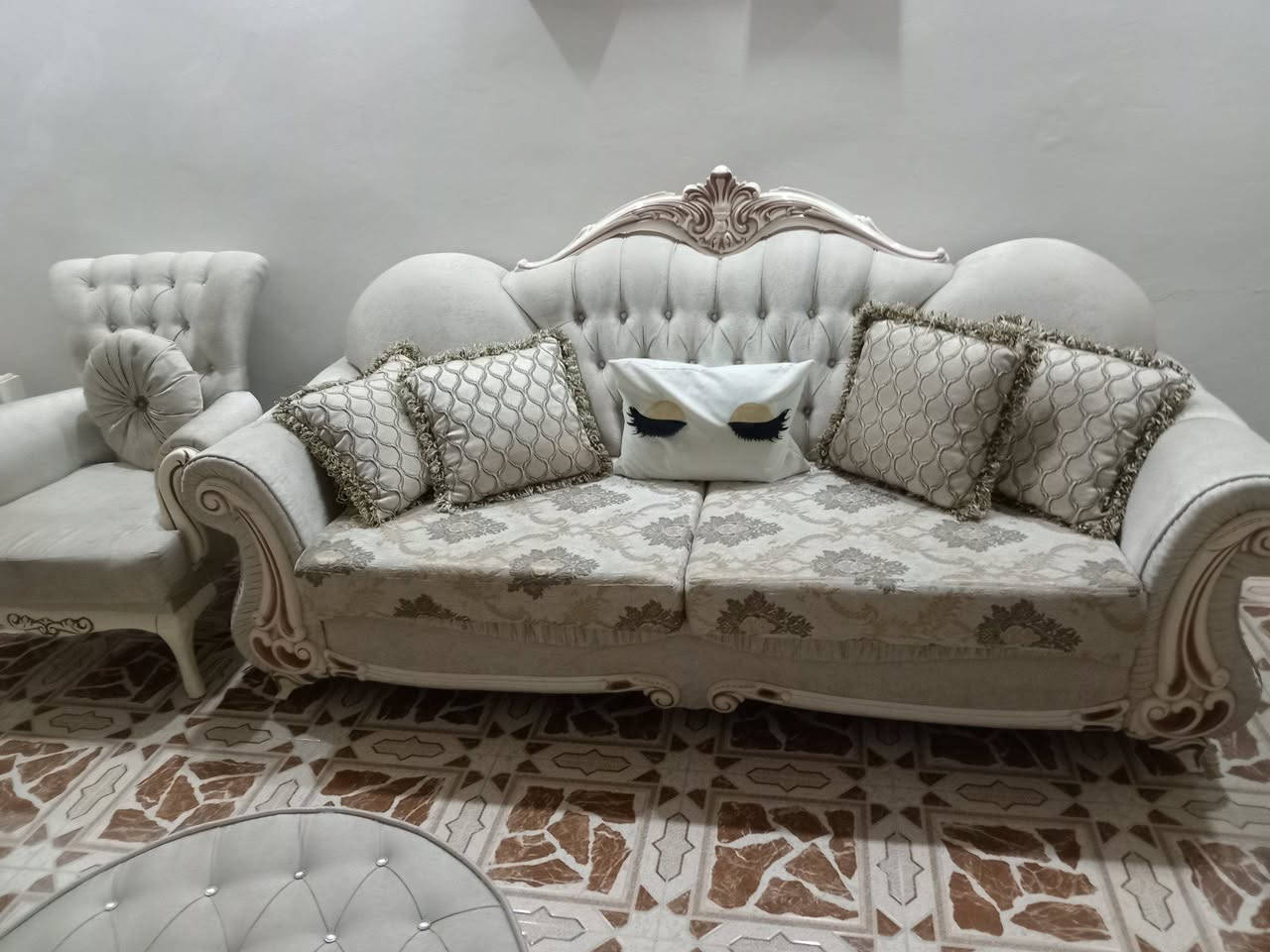 للبيع تخم ملكي نضيف جديد مستخدم قليل بدون اي عيب رقم هاتف *********** ماجوب تعليقات اي استفسار يتصل مكاني كركوك
