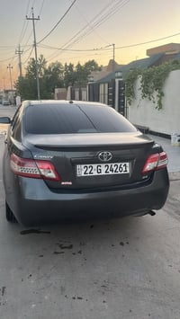 كامري 2011 SE بدون صبغ فقط جلغ البونيد وسقف قليل مع بطاقة بانزين السعر...