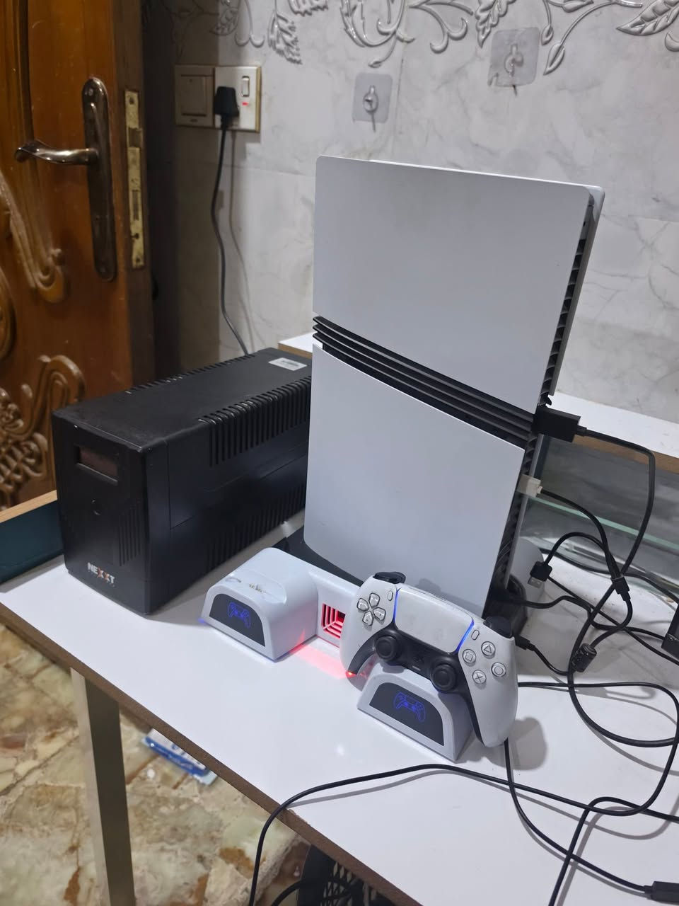 السلام عليكم عندي بلي 5برو قبل شهرين من اشتريته بمليون ونص
مواصفاته2000كيكا (2تيره) 
اشتريتله upsشحن حجم كبير يبقى اقل شي شحنه ساعتين واشتريتله قاعده بليي⁵ وعندي حساب بي 19لعبه واشتراك بلس باقيله 3 اشهر ابيعه ويه البلي ولعبه gta5مستواها 224
البلي والحساب وupsشحن والقاعده كلهن سعرهن 
مليون و350الف مكاني بابل ***********واتساب

