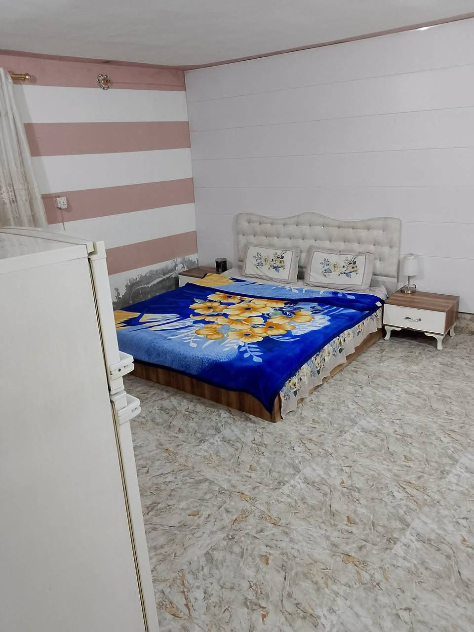للايجار مشتمل طابق ارضي مفروش وجاهز يتكون من غرف نوم ومطبخ وصاله وصحيات وطرمه يجاره 350 الف 
مع المي والكهرباء وانترنيت واصل وسبلت ثنين طن ويه
الموقع ديالى بعقوبه المركز السراي كورنيش ديالى 

***********

