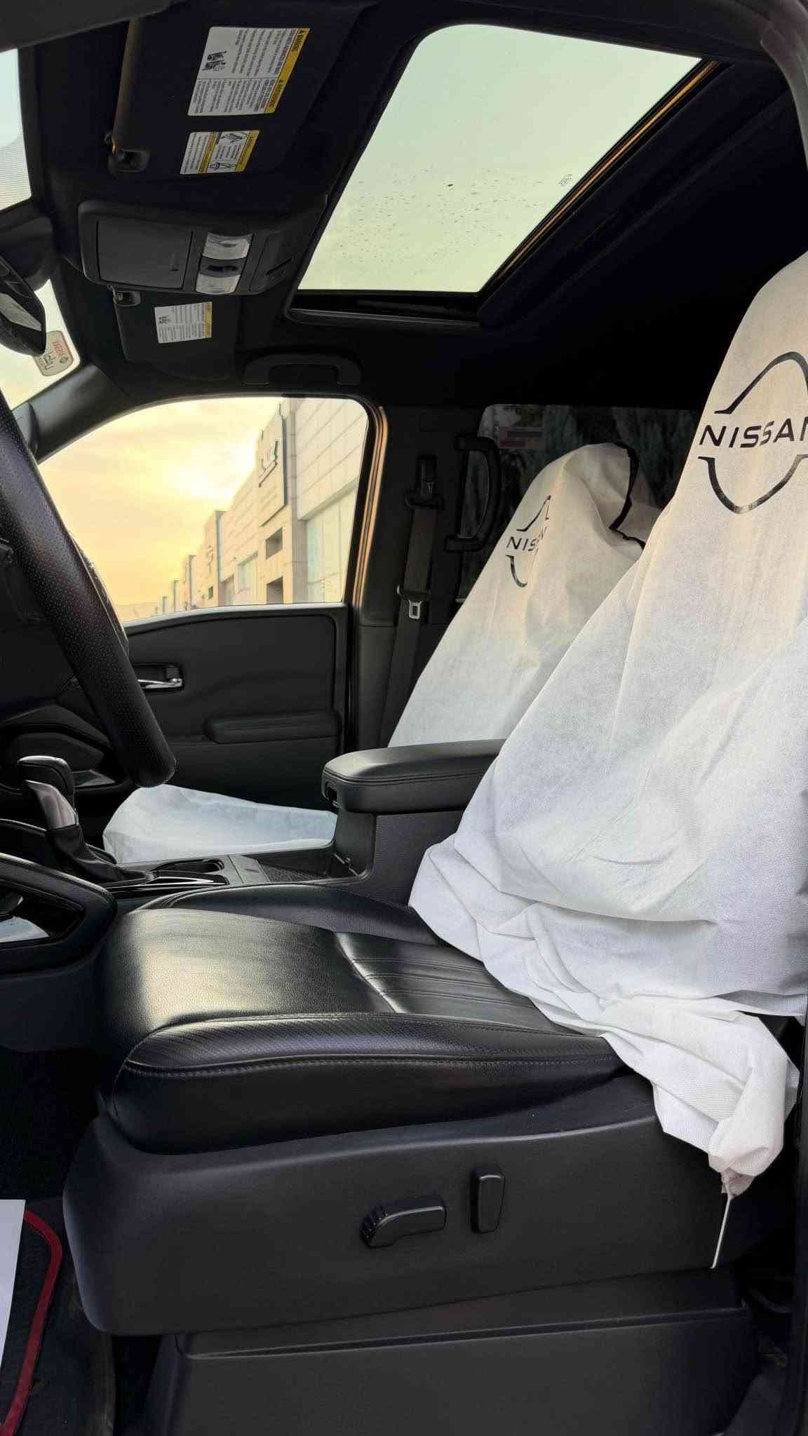 سڵاوتان لێبێت nissan fronter pro 4x مۆدێل٢٠٢٢ سەیارەکە 77,000مایڵ ڕۆشتووە تەنها بستێک لە بۆنیتەکەی پ.د،ڕ هەیە بۆیاخی نییە سەیارەکە گێڕو مەکینەی نەکراوەتەوە و بەشەرت مەکینە ٣.٨ لتری ٦ بستۆنە 
مواصەفات:
بەسمە 
کامێرا ٣٦٠ 
حاسە
رادار
قفڵ ئەکسل
لایت لید+زینۆن
شاشە
کوشن چەرم +کارەبایی
ڕاداری ناوچەی کوێر
زۆر مواسەفاتی دیکە
نرخی 247 وەرەقەو مەجال
ژمارەی مۆبایل:***********
WhatsApp&Viber✅ السليمانية, العراق
