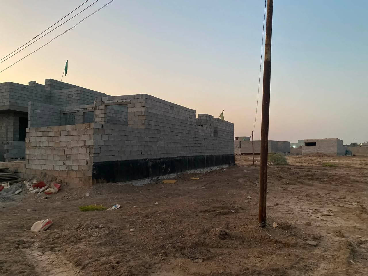 قطعة أرض للبيع مساحتها 150 متر زراعي 
الزبيدية حي الكرار
نهاية السايدين ( شارع مول ابو نور ) 

واجهة 7 ونص 
نزال 20 
كهرباء قريبة جدا 

للاستفسار والتواصل 
***********
