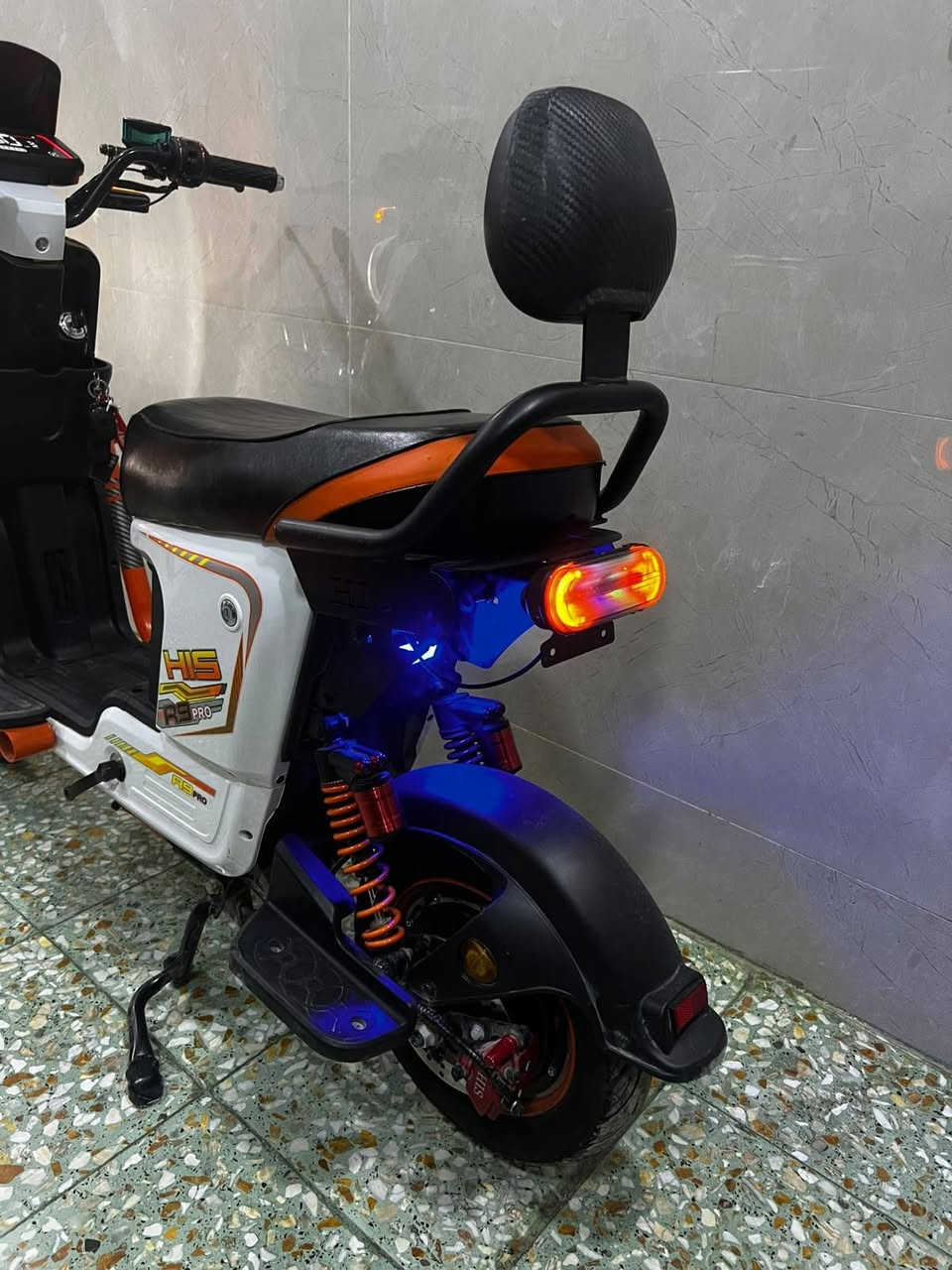 R9 برو • 5 بطاريات • 1500 واط