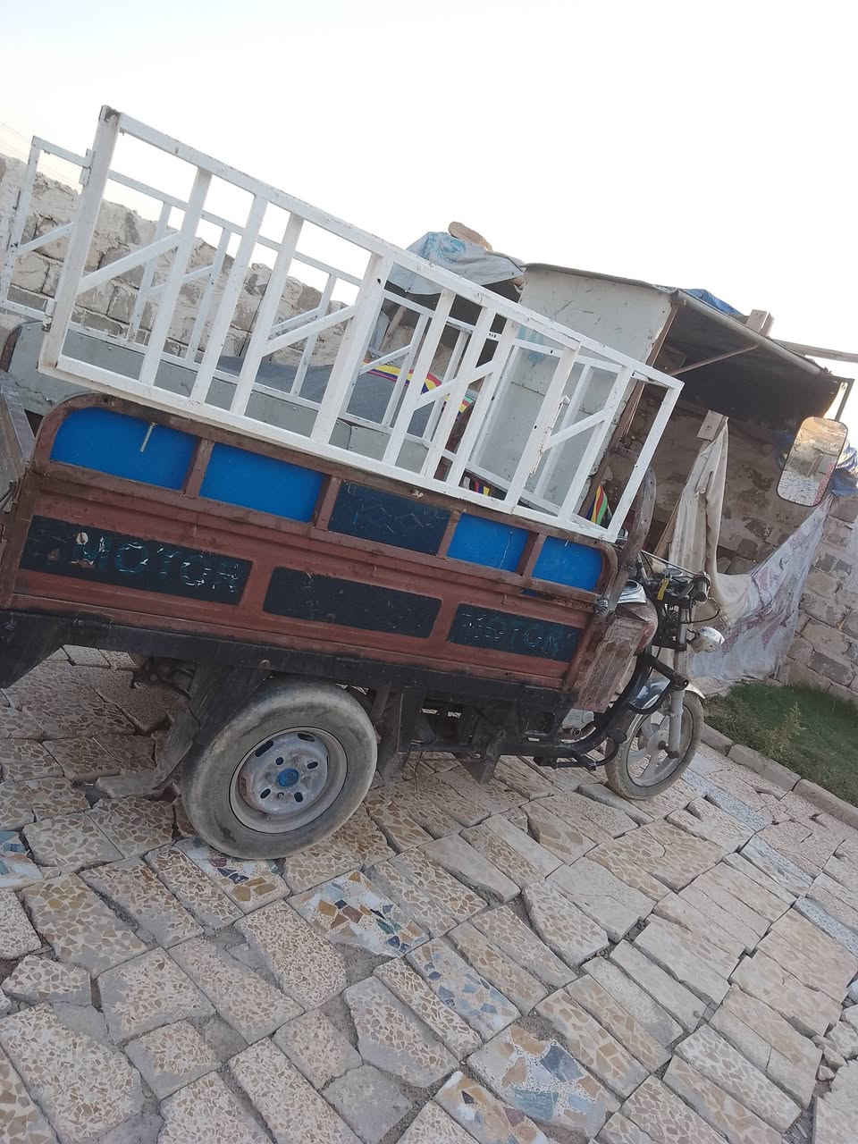 ستوته اركبه وشاصي شرط منفيس كله شرط. 825.     ***********
