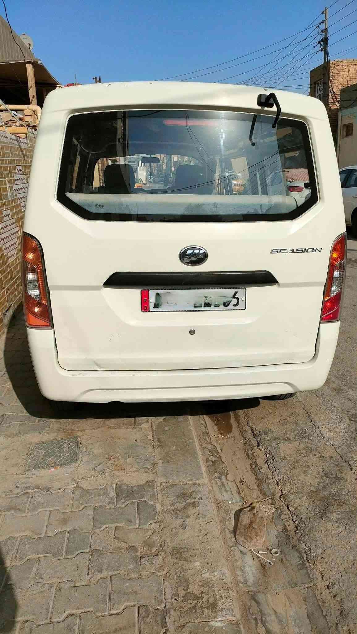 ليفان باص • ١٠ راكب • رقم انكليزي