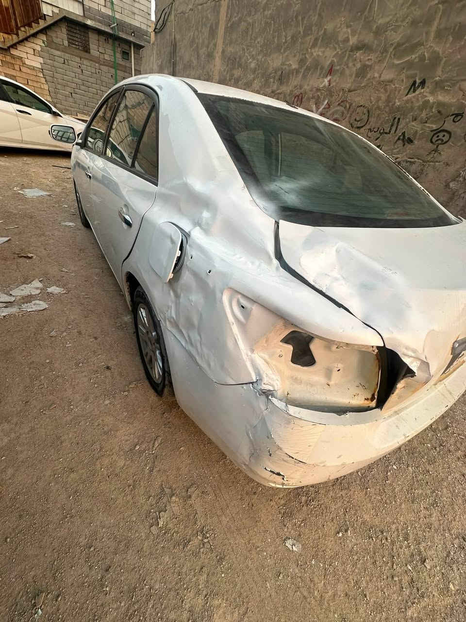 سلام وعليكم للبيع سيارة سايبة اريو مديل2018سيارة ادوات بيهة فقط ضربة بلجاملق الخلفي مثل ماموضح بصورة سيارة مامتعوبة مكينة كير خير من اللة السعر25مكاني البصرة رقم ***********
