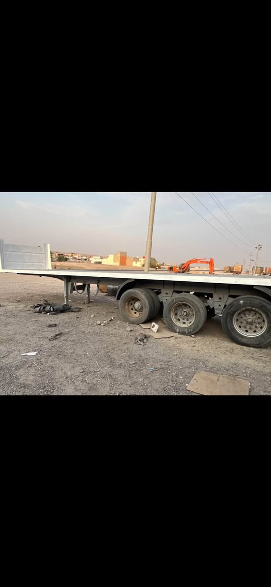 عربانة فلات • أوروبي • ٣ دنكیر مزوج