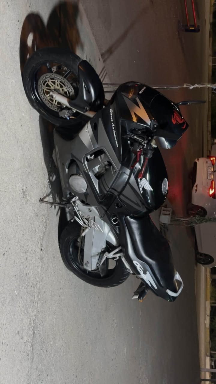 سەرەتا بەنەناوی خوا
f3 600
model:1999
براکانم ئەم گوڵە بۆ فرۆشتن
بەس ماشەڵای ئەوێت
ئەموو گیانی مەزبوتە
ماڵێکی بێکێشەو پاکە
ماڵەکە خۆی دیارە پێویست بەوەسف ناکات
ماکینەو سەرفو سەوتو دوکەڵ بەشەرت
تاقموایەرو کامل گیانی ئیش ئەکاتو بێکێشەیە 
ویلو تایەی جوانی لەژێرایە بەشەرت
شوێن:سلێمانی
نرخ:11معامەلە
هەرکەز حەزیلێبو چاتکا یان تێل لەخزمەتیام
***********
admin
