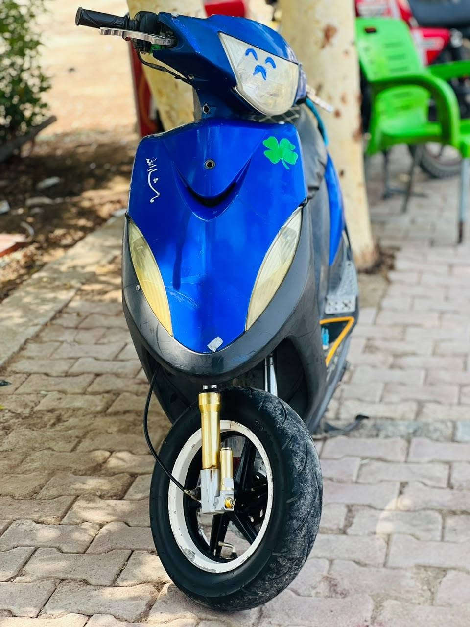 سلام عليكم دراجه ماكس عدله🛵 للبيع 

دراجه مفتوحه مره وحده بس نضيفه كلش 

مزوده 55 السعر 550او بيه مجال 

مكان الديوانية نفر 

مكلف بل نشر *********** بي واتساب
