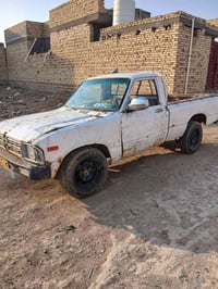 سياره • ١٩٨٣ • للبيع