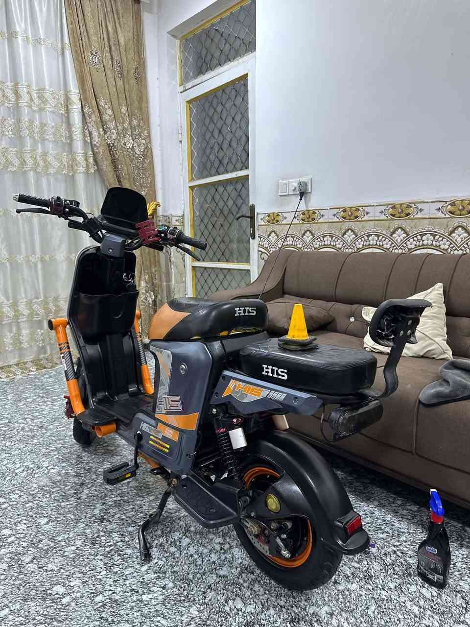 سلام عليكم للبيع اج 900 بعده جديد مامستخدم قليل الدراجه بعدهي نضيفه الله شاهد وعله أيدي من الشركه ومحافض عليهه وقليل اطلع بيهه موديل 2026 بلوتوث السعر 400بيهه مجال ***********

نص مكتوب في الصور:
- HONOR X9b 108MIP Ultra-Sensing Camera
- HONOR X9b
- 108MP Ultra-Sensing Camera