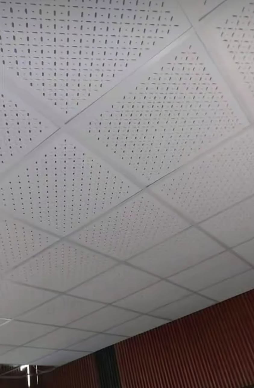 خلفه سقف ثانوي درجه اولى بسقوف وضمان وتغليف جدران المتر بلفين اخذه بصره جميع مناطق البصره ***********
