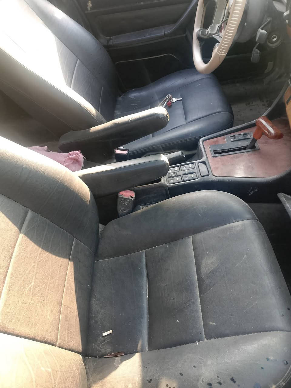 سلام عليكم للبيع بيم 700 وأربعين باب طويل غرفة جديدة
حدادية جديده محرك تجفيت جديد تخم تاير كير تمساح 
مال تعمير رقم مثنى السيارة اصل 30 شادلهة 40
كربلاء 30 بيهة مجال بصيط ***********
