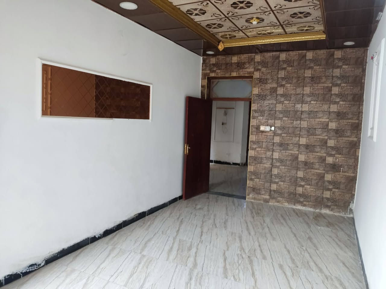 بيت 125 م  اعكاده  جوه غرفه صاله استقبال مطبخ  فوك غرفه سعر 95 بيه مجال قريب للشارع العام حي الزيتون ***********
