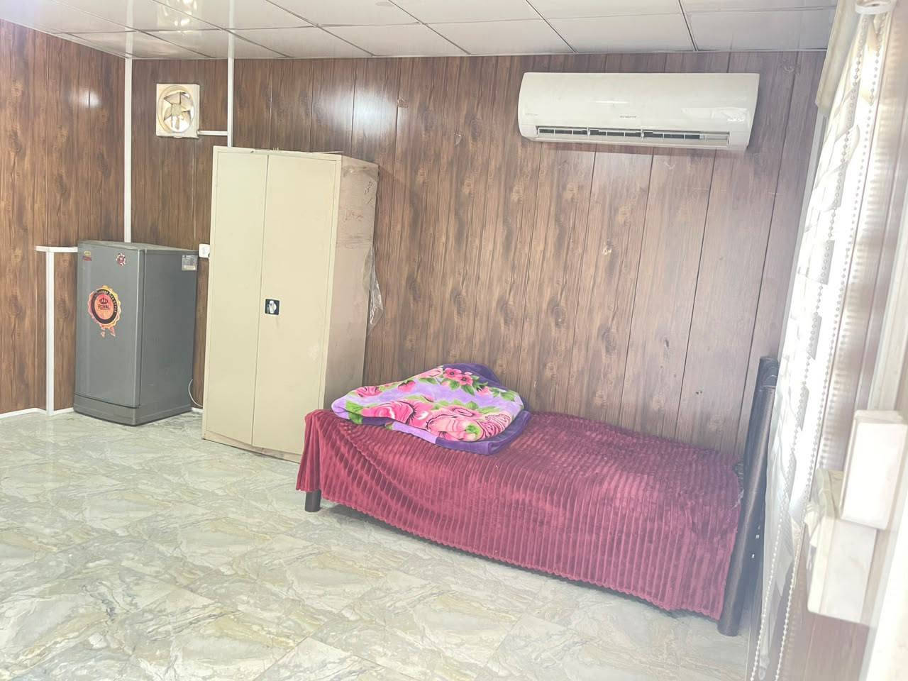 سويت درجه أولى ( سندوش) للأيجار سعر الايجار الشهري 325 ألف
مكونة من غرفه نوم وصحيات السويت مؤثث العنوان بغداد/المشتل شارع الكوسترات قرب بلدية بغداد الجديده للأستفسار *********** 
***********
متوفر واتساب

