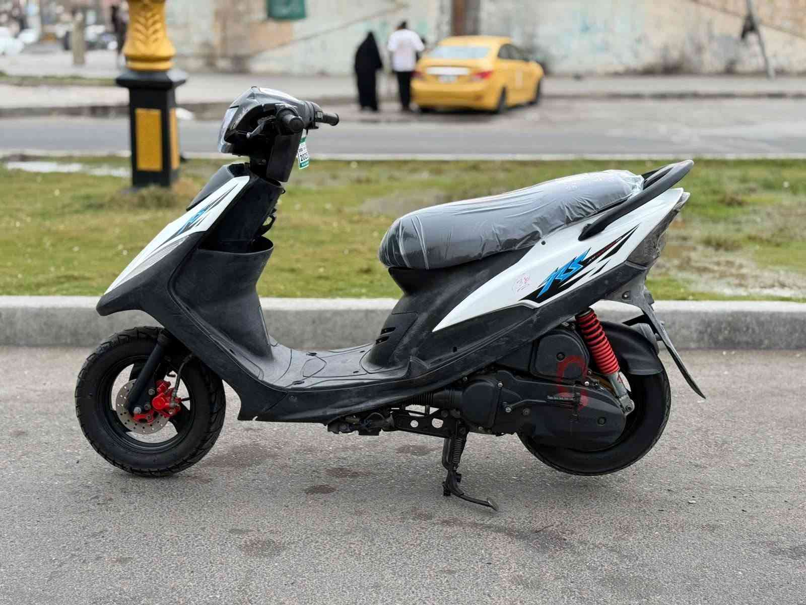 ماكس عدلة • سلف وهندر • كهربائيات