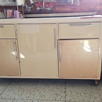 عندي سنك و طباخ  السنك:  50 الف  الطباخ:  45 وبيه مجال  للأستفسار: 077...