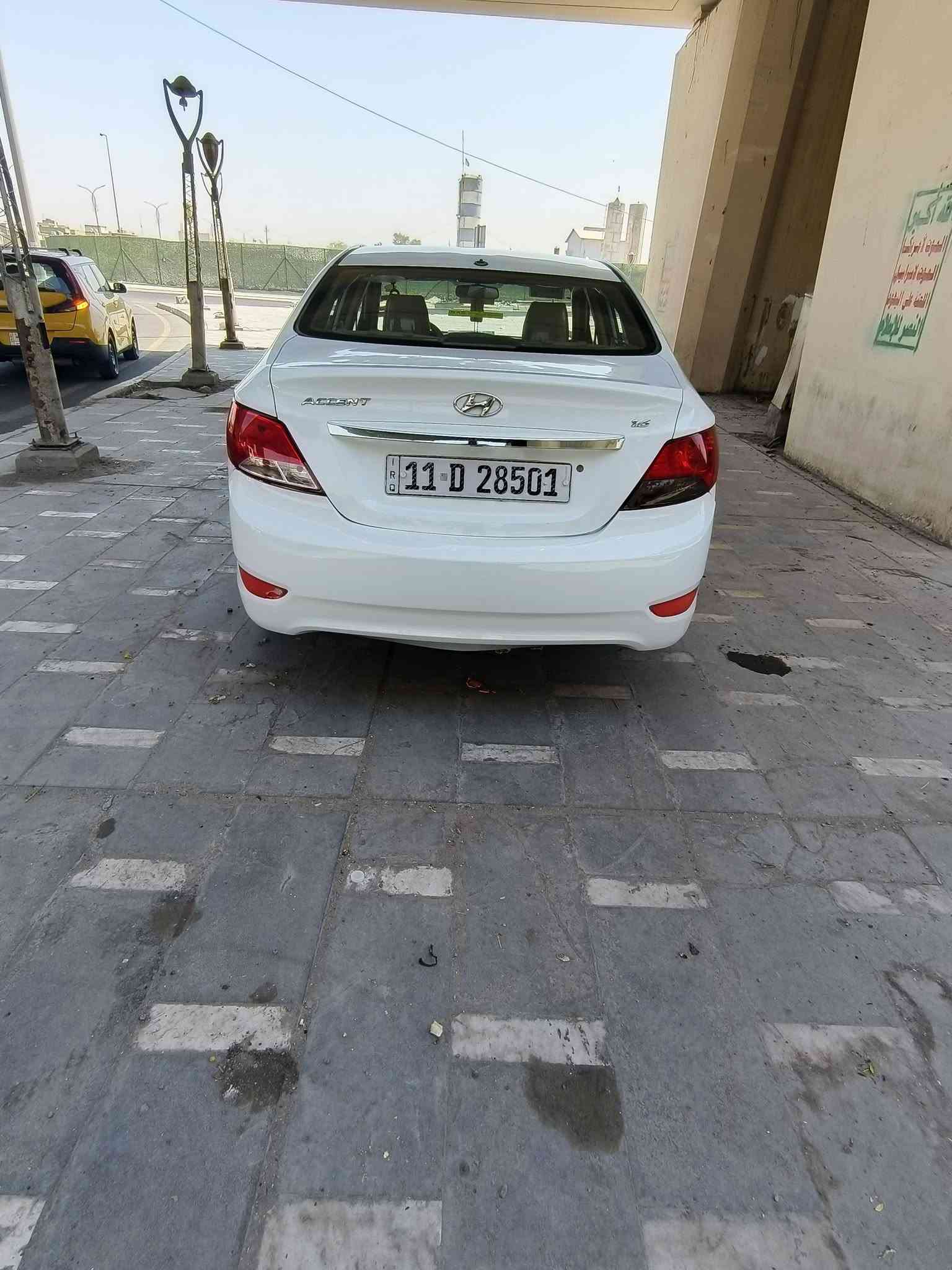 اكسنت موديل 2013 وارد خليجي رقم بغداد انجليزي تحويل ثاني يوم حجم المحرك 1600 دوش تخم تاير تبريد شغال السياره بيها قطعه واحده صبغ مكان السياره بغداد السعر 78 وبيها مجال رقم الهاتف***********
