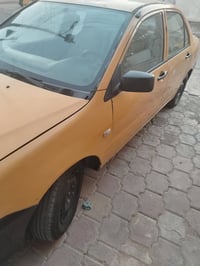 شباب عندي سياره الانسر البيع موديل 2006 اريده 50ورقه رقم كلابلا 077273...