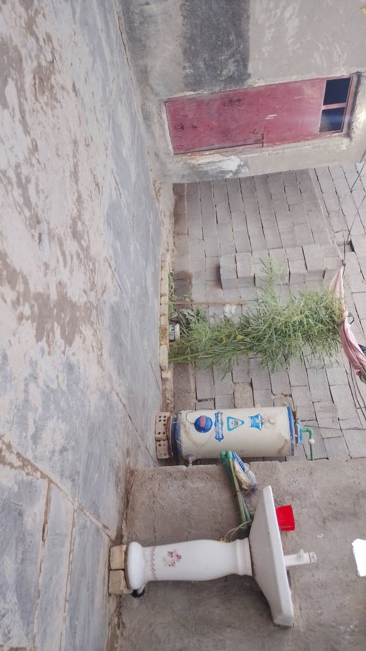 السلام عليكم بيت للبيع مكان الدوانم مساحه 120بيت عكاده شارع تبليط بل باب سعر13وبي مجال‏ رقم ‪***********‬‏
