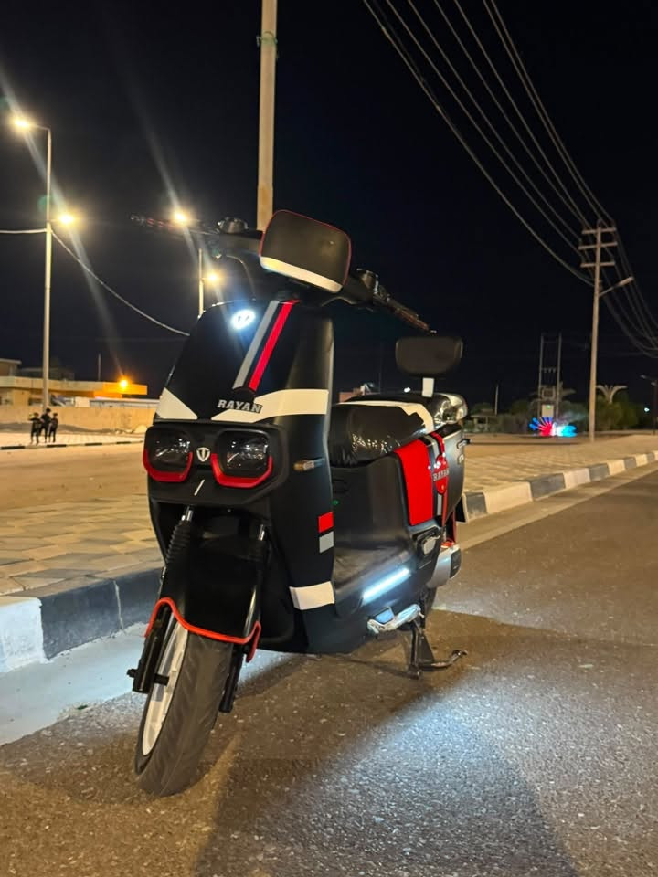 دراجه شحن ريان ام عيون (للبيع) في البصرة استعمال جدا قليل المواصفات:
1-ملف 1200 حقيقي

2-ست بطاريات كبير مسطره
3- نضام قيادة ذاتية مثبت سرعة 
4- حساسات جانبية وخلفية مانع للسرقة 

5- السرعة 60 حقيقي

6- توصل مسافه 50 كيلومتر حقيقي او اكثر حسب الوزن 

7- ثلاث نمر 1-2-3

8- جك جانبي +رئيسي

9- سويجين +بصمتين تشغيل عن بعد

10-اللون اسود طافي⬛

11- مساحة تخزين جوةَ الكشن

12- الشاحنه اصليه من الشركه

السعر 950 وبيها مجال للتواصل على الرقم (***********) فقط الشراي يتواصل واتساب رجاءا العنوان البصرة  سفوان
