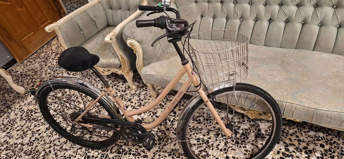 بايك ياباني رحالة  ماركة a.n.design works حجم 27
سرج طبي دبل بالسرج 
تاير عريض 
كير شيمانو 
عكرب شيمانو 6 نمر 
صينية بايدر وحدة كبيرة
  واقيات حماية صينية بايدر
 سلة امامية 
سيباية خلفية 
داينمو شغال بس  يحتاج لايت  
جرس بلادي ياباني 
سلة حاملة بطل 
السعر 240  الف  وبي مجال كلش قليل  
نظافة 88 
مكاني الغزالية 
يوجد توصيل 
للاستفسار *********** يوجد واتساب
