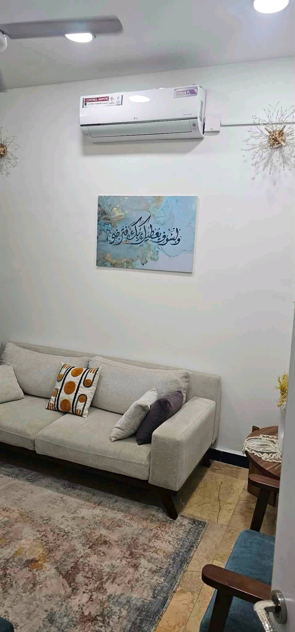 #إياد_عدنان
​بيت للبيع بموقع مميز جداً | حي الجهاد - محلة الأساتذة 🏠✨
​فرصة استثمارية وسكنية راقية في واحدة من أفضل مناطق بغداد (حي الجهاد - محلة الأساتذة / خلف الأربع شوارع).
​المساحة: 75 متر مربع (الواجهة 5 م × النزال 15 م)
​السند: طابو صرف (ملكية تامة)
​المواصفات والتفاصيل:
​صالة استقبال واسعة
​مطبخ
​مناور وخدمات صحيات عدد 2
​غرف نوم عدد 2
​بيتونة + سطحين
​📍 الموقع: بغداد - حي الجهاد - محلة الأساتذة (خلف أربع شوارع) — موقع مميز ومخدوم بالكامل.
💰 السعر: مناسب جداً.
​📲 للاستفسار والتواصل (اتصال / واتساب):
***********