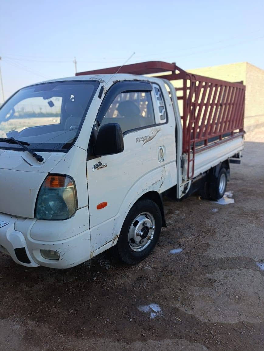 كيه فحلل 2007 مسكر وشاديله محرك 4000 سياره نضيفه وخير من الله مكفوله من صبغ من محرك من كير من شاصي سياره بلاديه بس مبدل بنيد تخم تاير جديد السعر 90 وبيه مجال للشراي الستفسار ‏‪***********‬‏
