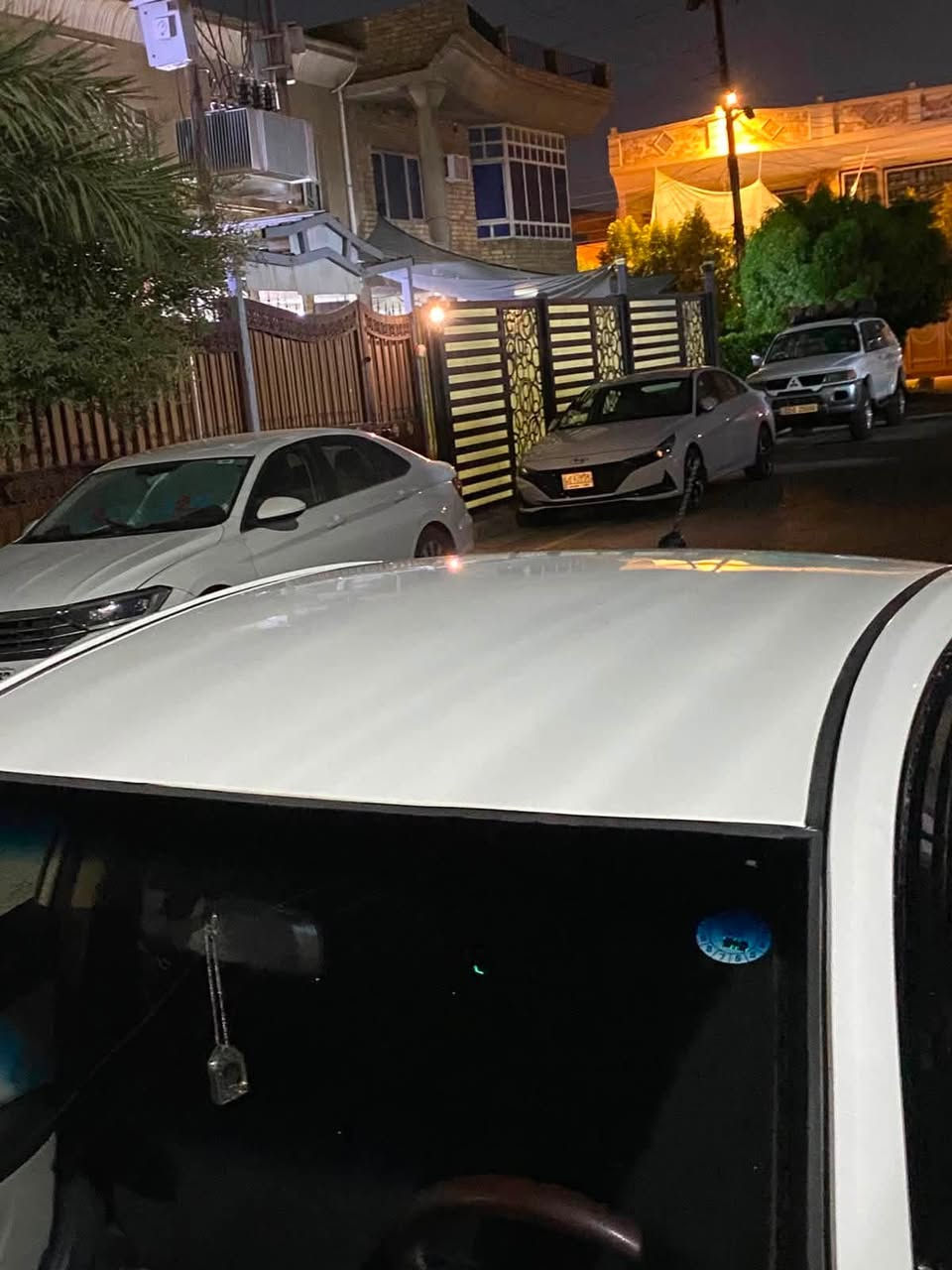 السلام عليكم كيا سيراتو موديل 13 محرك 1600 دوش رقم اربيل الجديد هزه بعدهه ما منتهيه سياره جاهزه ربع متصرف عليهه السونار مرفق بصور بدون تكم ولا لغود ولا دواخل صبغ من الخارج فقط ابد بجم بلادي ومن الخلف بلادي صبغ موضح بسونار واكعه عليهه قمريه مال بيت مكاني بغداد زعفرانيه السعر 85 
***********
