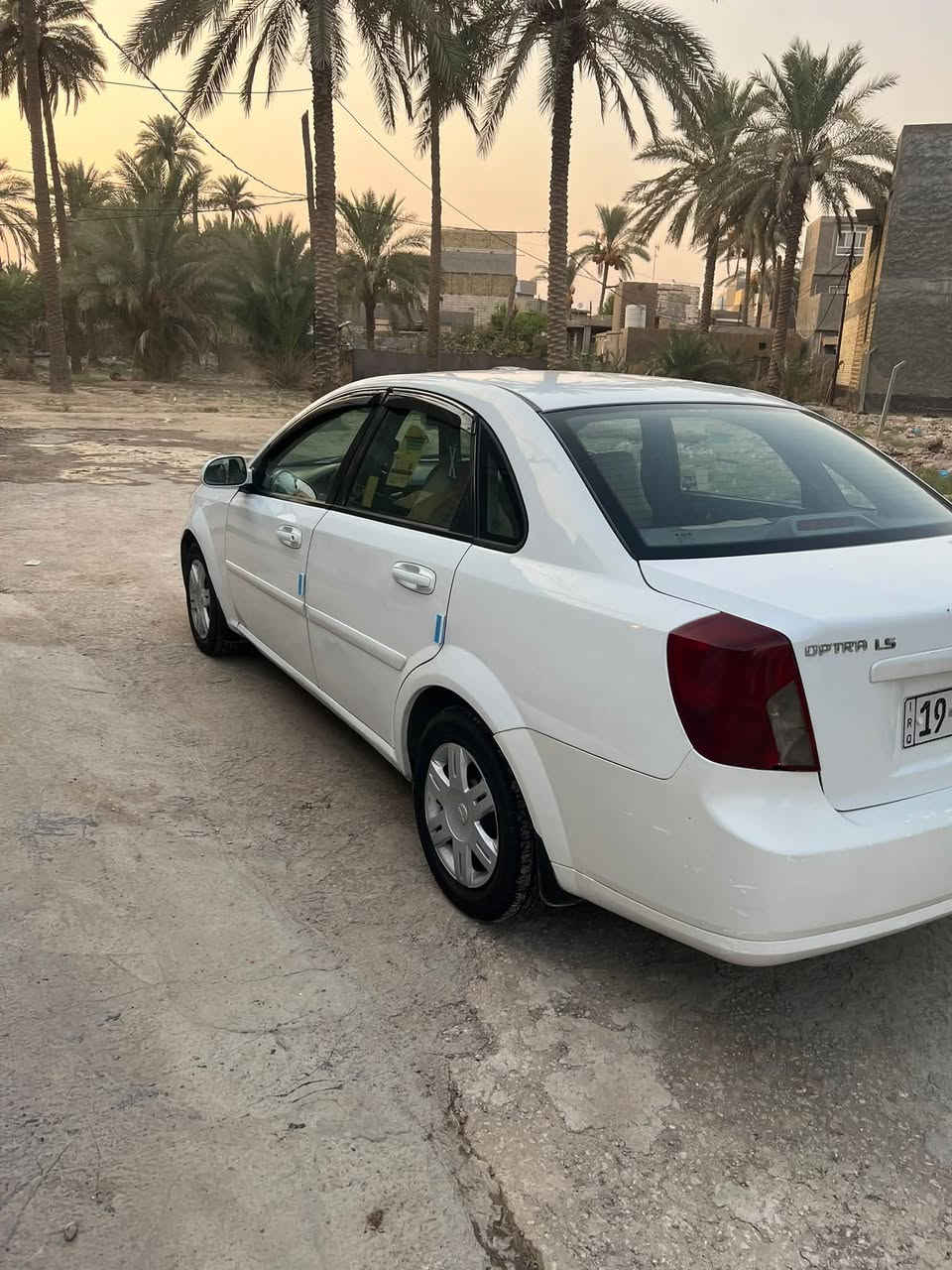 السلام عليكم اوبترا ٢٠١١رقم كربلاء هزه وسنويه جديده بأسمي بيه صبغ صفحه صبغ بدون اي دواخل شواصي لغود مكفولات السياره جاهزه مابيه اي نقص كير مكينه جدد حداديه وتخم تاير باتري جديد حلوه ونضيفه وجاهزه السعر ٦٠وبيه مجال مكان السياره بابل قرب جسر بته للاستفسار ***********
