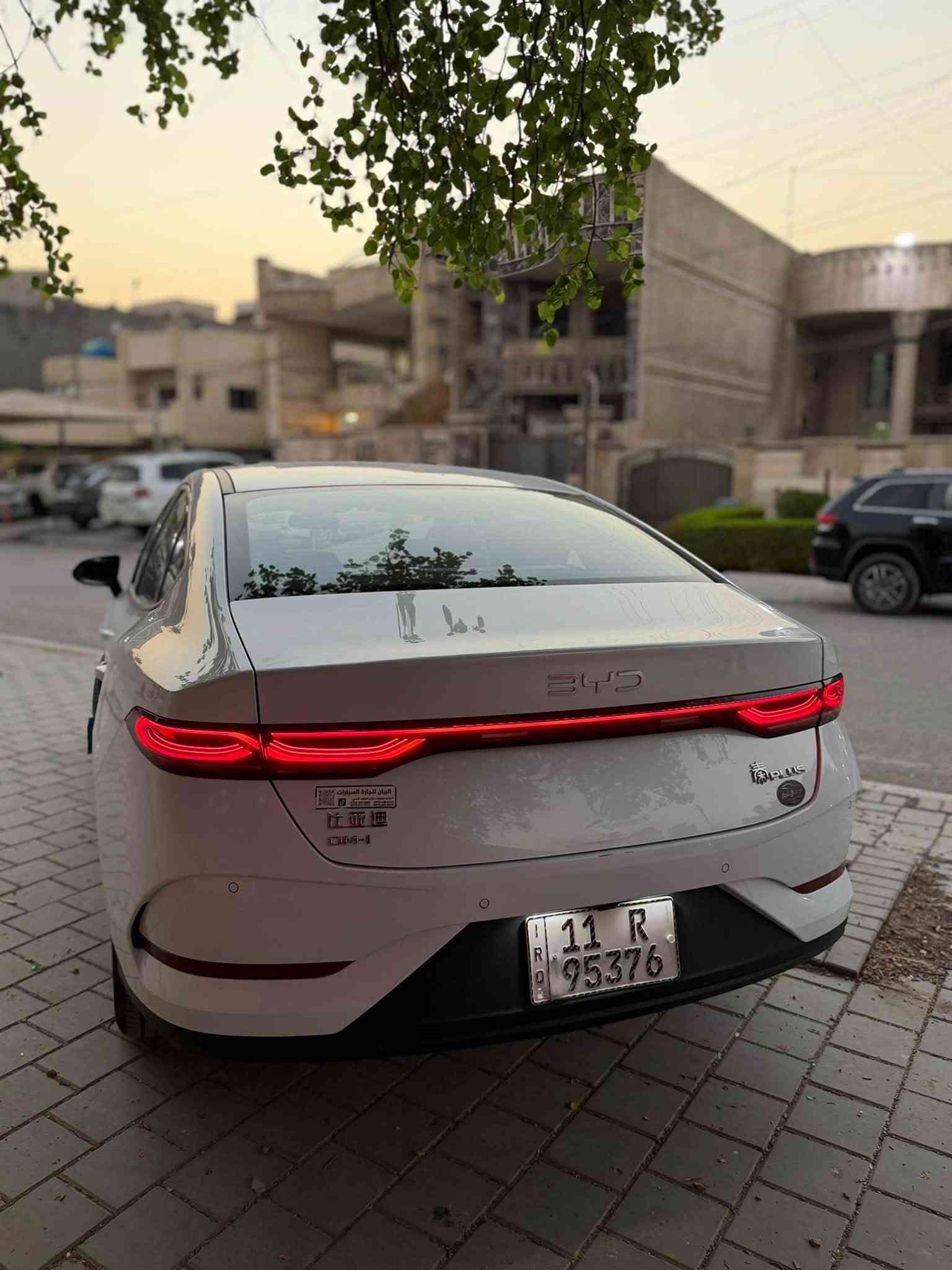 بي واي دي جن بلاص 2025
🔥 BYD King Plus 2025 – هايبرد 🔥

رقم بغداد بسمي

🟢 اللون ابيض
🤎 الداخل: زيتوني
     المشي: 12الف الكلي
⚙️ المحرك والتقنيات

• محرك 1500cc اقتصادي
• Hybrid + Electric + Petrol
• مدى يصل إلى 2100 كم تقريباً 🔥
• مدى كهرباء فقط يصل إلى 55 كم
• تبريد أمامي وخلفي – قطعتين
• بصمة تشغيل + كارت دخول ذكي
• شاشة وسطية
• كاميرا خلفية
• حساسات خلفية
• 10 Airbags

💡 الإضاءة والتصميم

• لايت زنون
• باك لايت LED
• ويل أسود مات
• تحكم بالمقود من الجانبين

💰 السعر: 19,750
🔻 وبيها مجال قليل

📍 العنوان: بغداد – شارع فلسطين
📞 ***********
