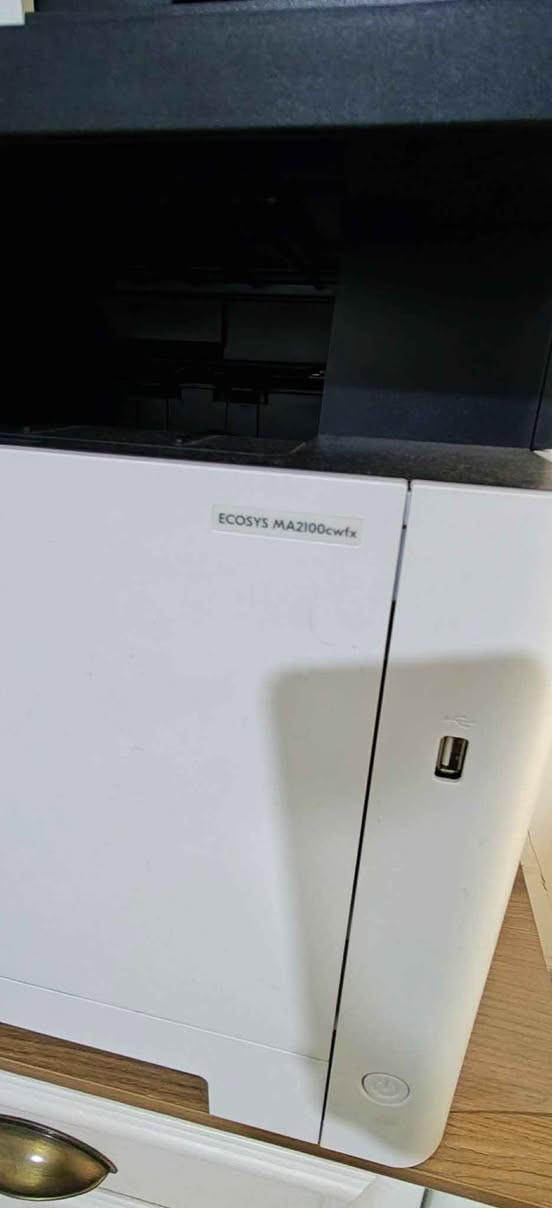 للبيع Kyocera ECOSYS MA2100cwfx 🔥
🖨️ طابعة ليزر ملونة متعددة الوظائف: ✅ طباعة ملون وأسود
✅ نسخ + سكانر + فاكس
✅ سرعة تصل إلى 21 صفحة/دقيقة
✅ طباعة أوتوماتيك وجهين
✅ Wi-Fi + Wi-Fi Direct
✅ ADF للسكان والنسخ
✅ جودة طباعة ممتازة ومناسبة للمكاتب والشركات
⭐ حالة الطابعة: مستخدمة استخدام قليل جدًا وبحالة ممتازة.
🎁 معها سيت أحبار باودر جديد بالكامل.
📌 الموديل: Kyocera ECOSYS MA2100cwfx
للاستفسار الاتصال *********** بغداد, العراق
