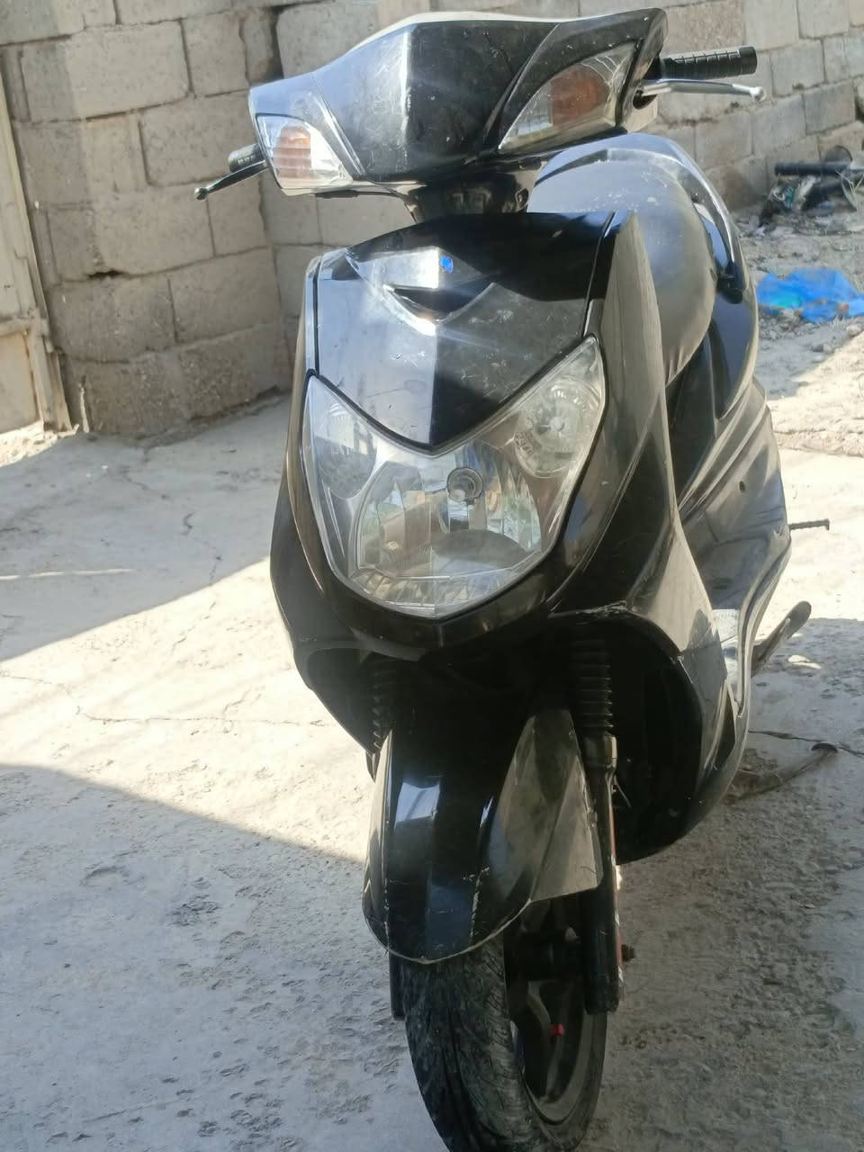 سكني فحل كابريتر شغال سلف هندر اشاير لايت كله شغال بس المحك خشن السعر ٣٠٠ الف قفل *********** مكاني الشعب

